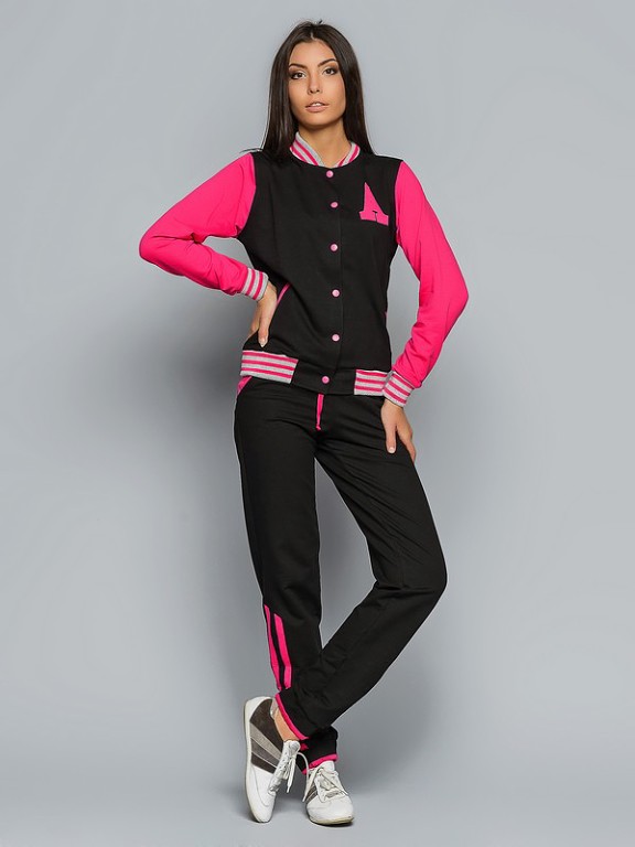 Продам спортивный костюм