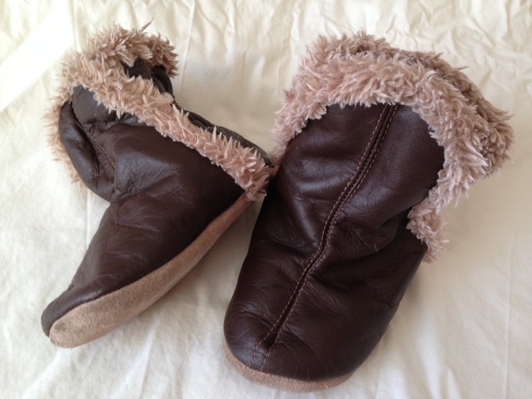 Сапожки Robeez и кроссовки Kid Express на малыша