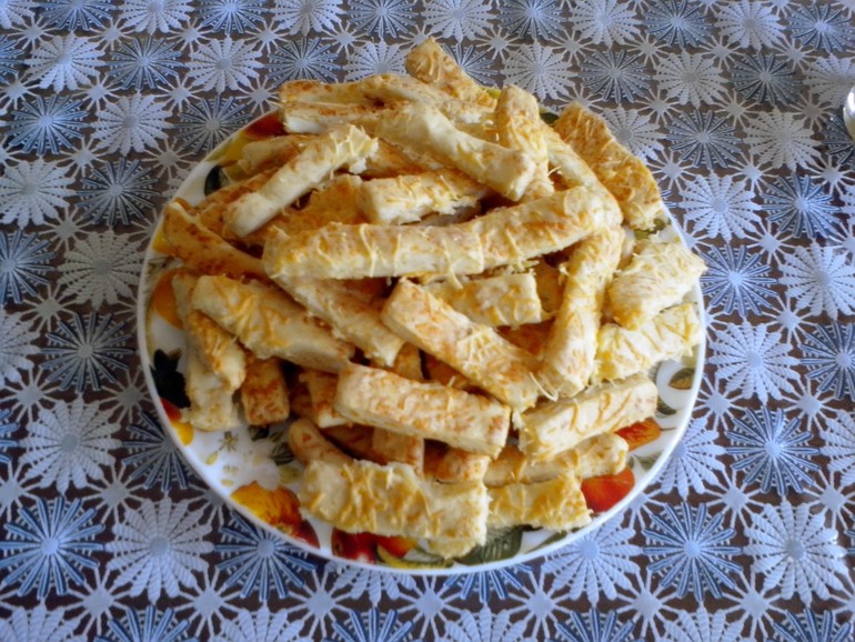 Сырные палочки Подстели соломку