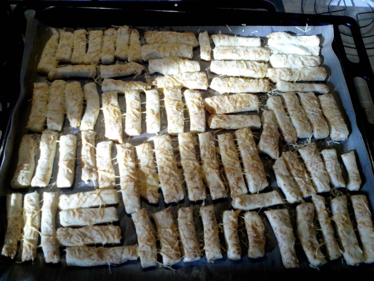 Сырные палочки Подстели соломку