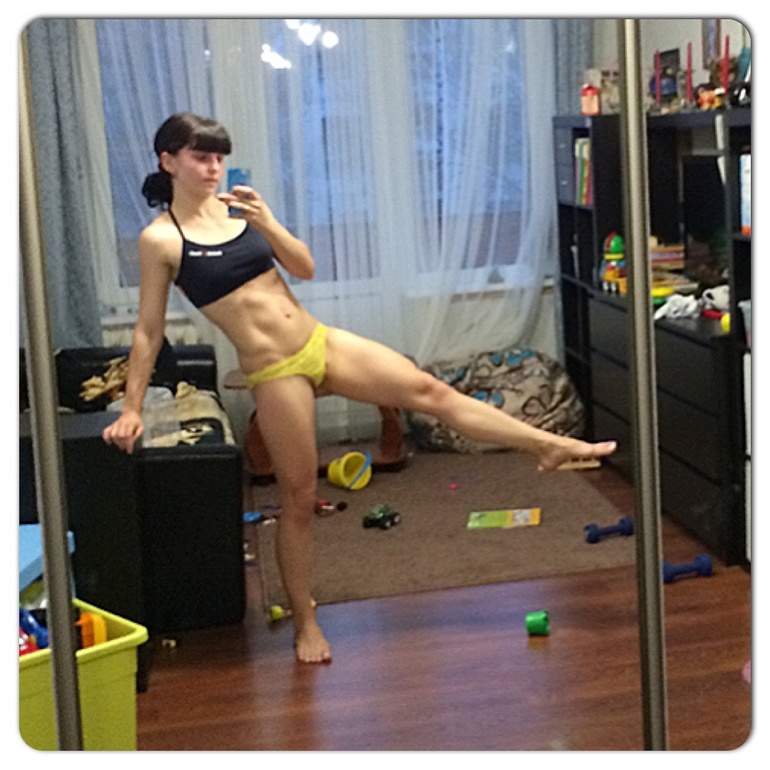 2мес позади