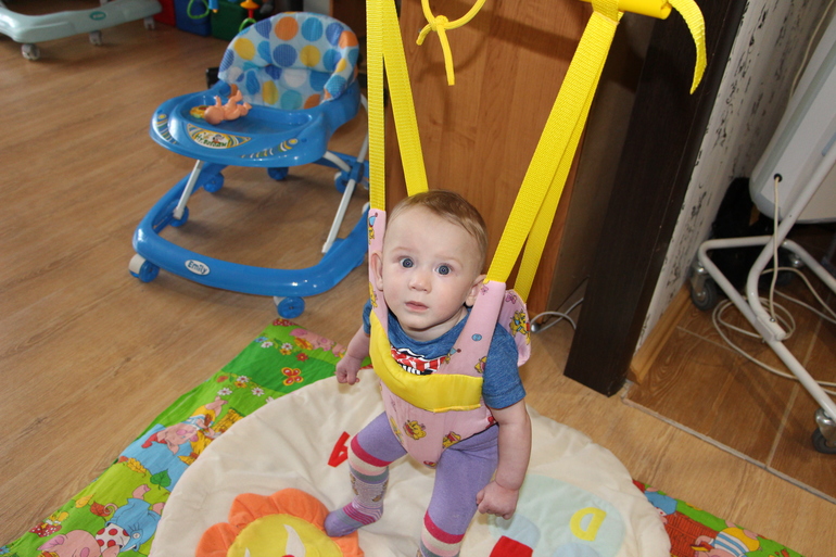 Нам 8 месяцев.