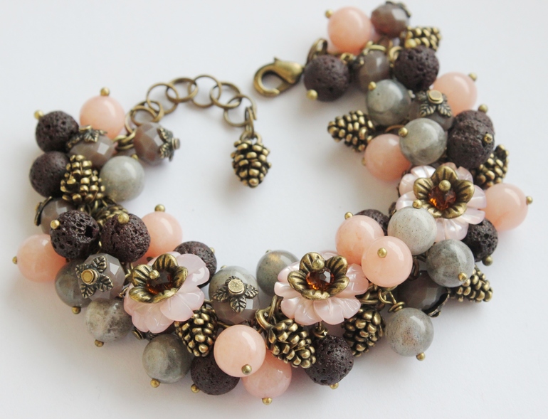 Браслет "Шишки-цветочки"