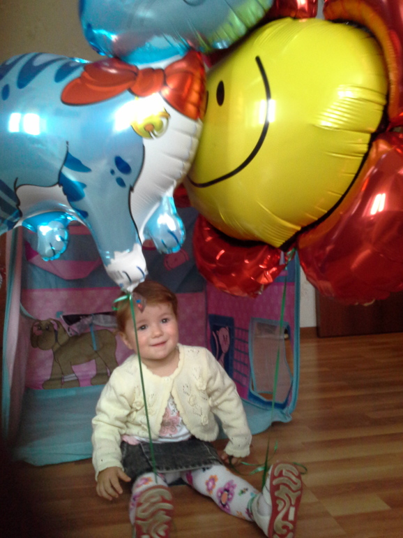 Вот, раз уж такое счастье пришло, что могу грузить фотографии, решила поделиться нашим выпускным)))