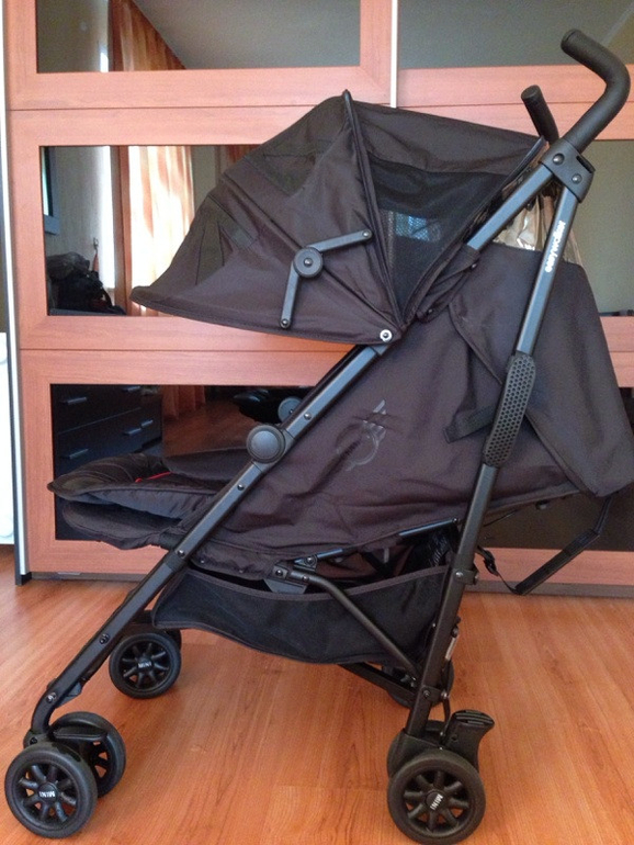 Easywalker mini buggy б/у 2 раза черная!!!