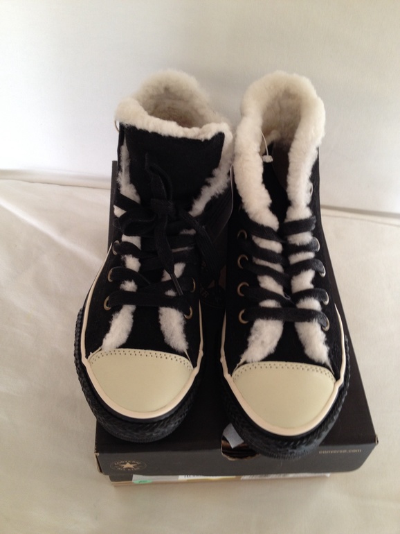 Продаю новые Converse All Star 34 размер.