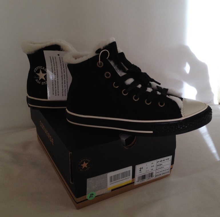 Продаю новые Converse All Star 34 размер.