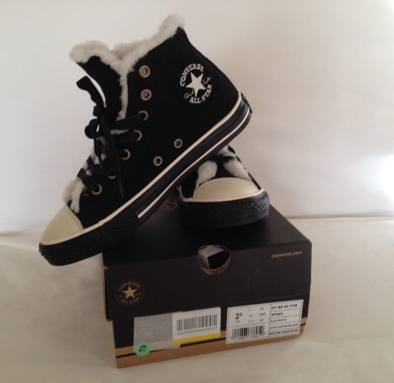 Продаю новые Converse All Star 34 размер.