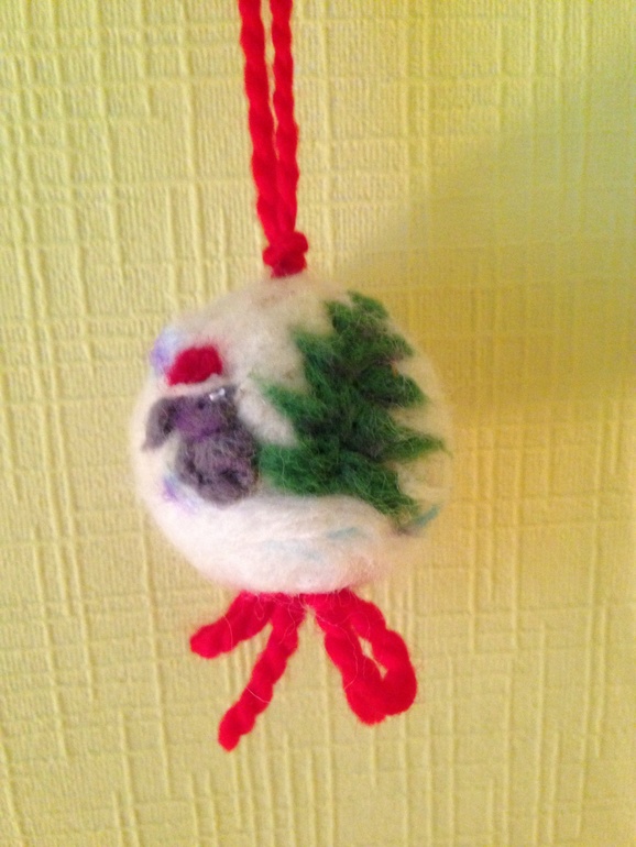 Шар елочный. Сухое валяние