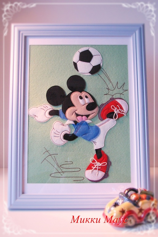 Микки - футболист!!!