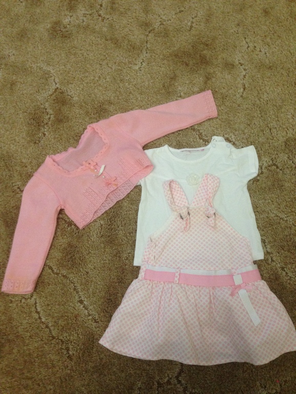 Продаю красивую одежду б/у для девочки от 0 до 12 месяцев.