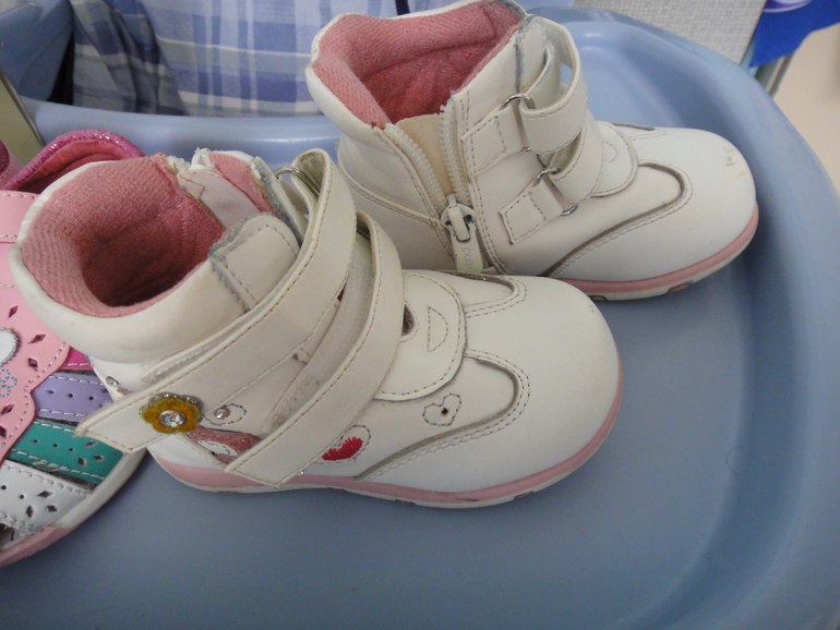 Для девочки. Размеры 21 и 22. Б\у и новое. Москва. м.Академическая.