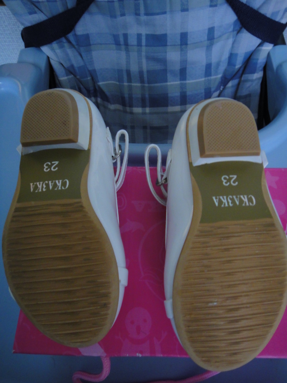 Для девочки. Размеры 21-23. Б\у.  Москва. м.Академическая.