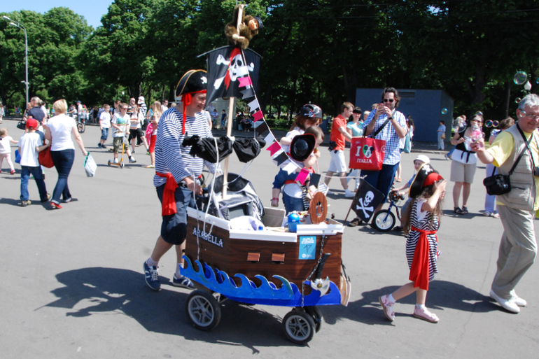 Парк Горького и Парад колясок 2014