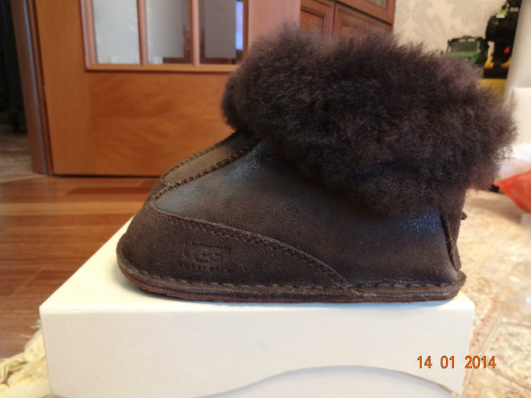 Новые детские Ugg размер us L (рос 23) коричневые