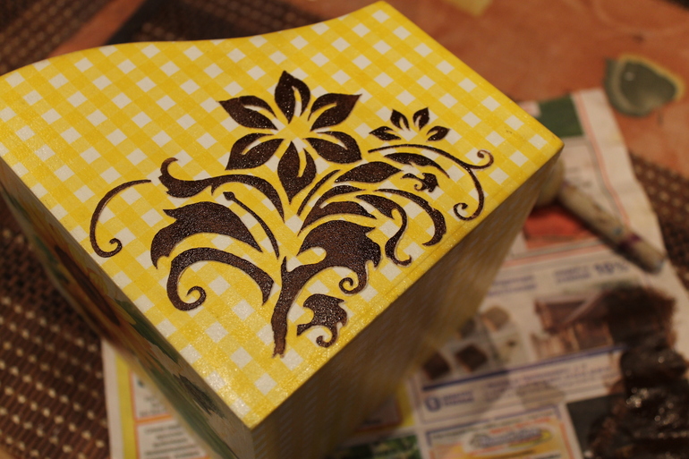 Совместный декупаж короба для специй.