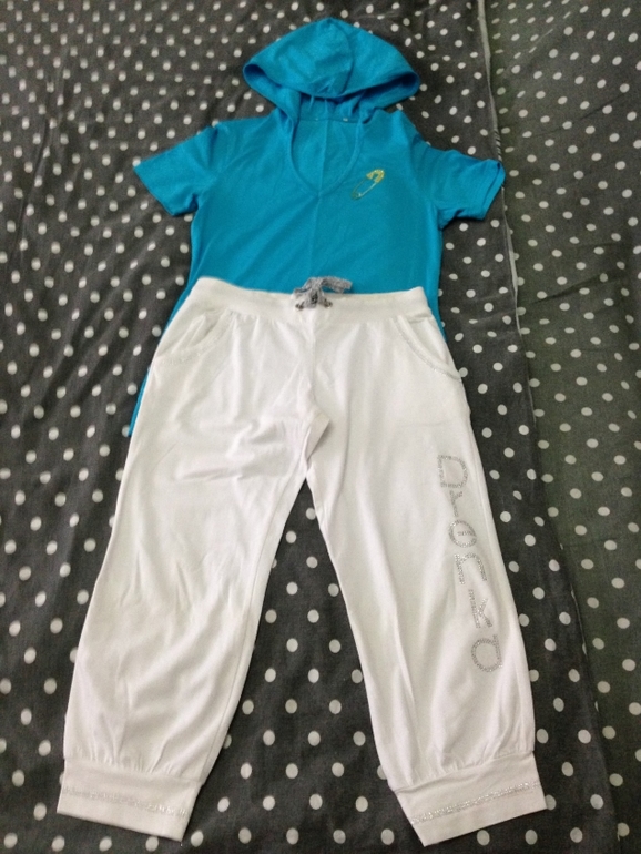 комплект бриджи и кофты всего 1500 рублей