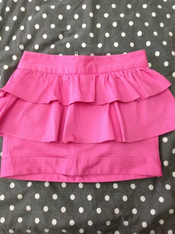 кароткая юбка очень красивые ТЛ 34 см ДЛ 34-38 см всего 2000 рублей