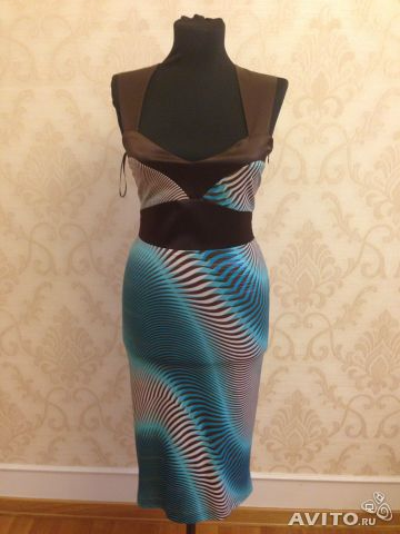 Платья Красивая сидит тело отлично цена 1300 рубдей