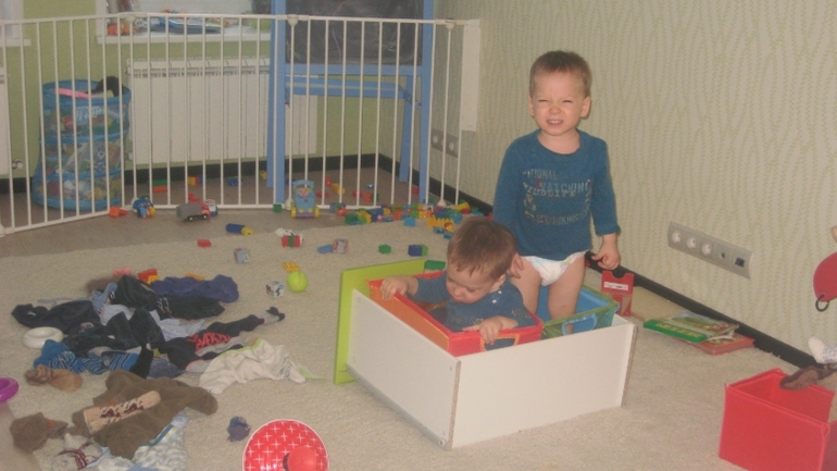 Близнецы Ярослав и Вадим (много фото , одни постом как мы живем)