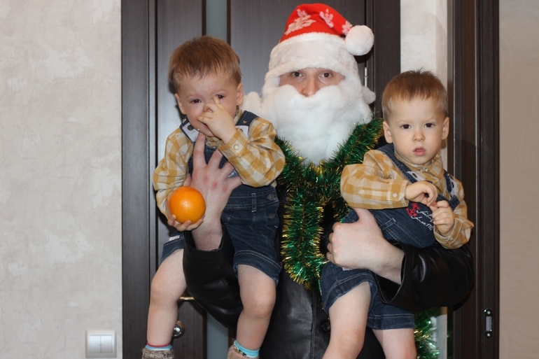 Близнецы Ярослав и Вадим (много фото , одни постом как мы живем)