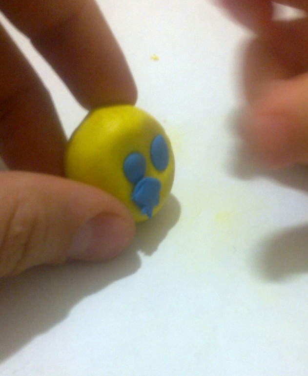 Мы слепили колобка :)