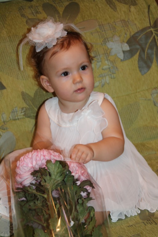 Снежинке 1 годик!