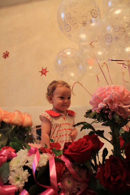 Снежинке 1 годик!