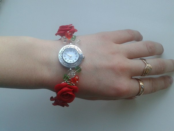 Ручные часики,цветочные мотивы из полимерной глины.