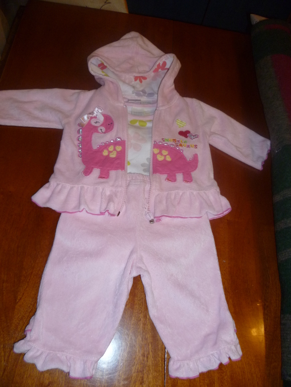 Вещи для девочки демисезон и лето от 0 и до 12 месяцев.Цены очень низкие.