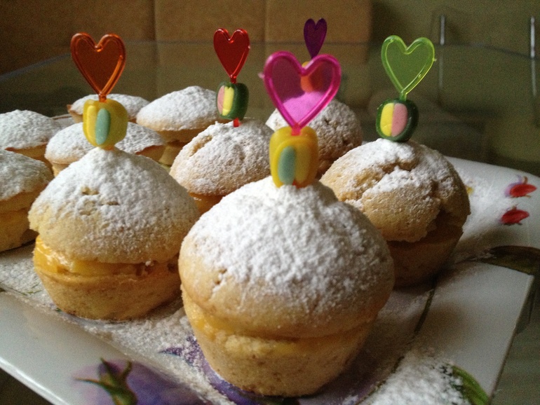 Имбирные кексы с лимонным курдом