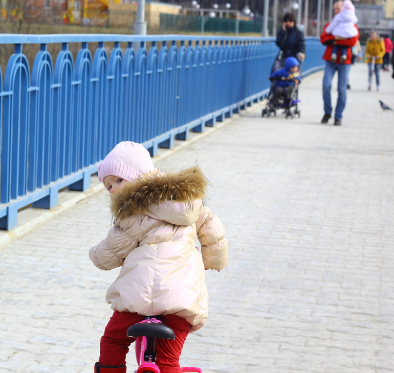 первые шаги - велосипед))