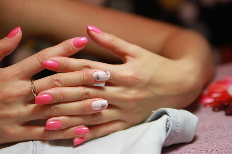 Покрытие ногтей гелем CUCCIO Veneer. Химки, Куркино, Сходня.