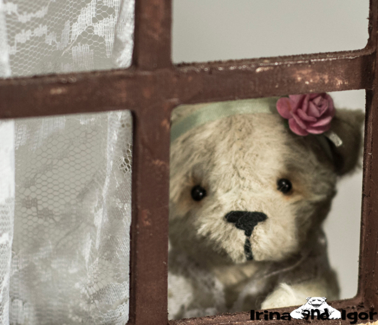 Мери в домике