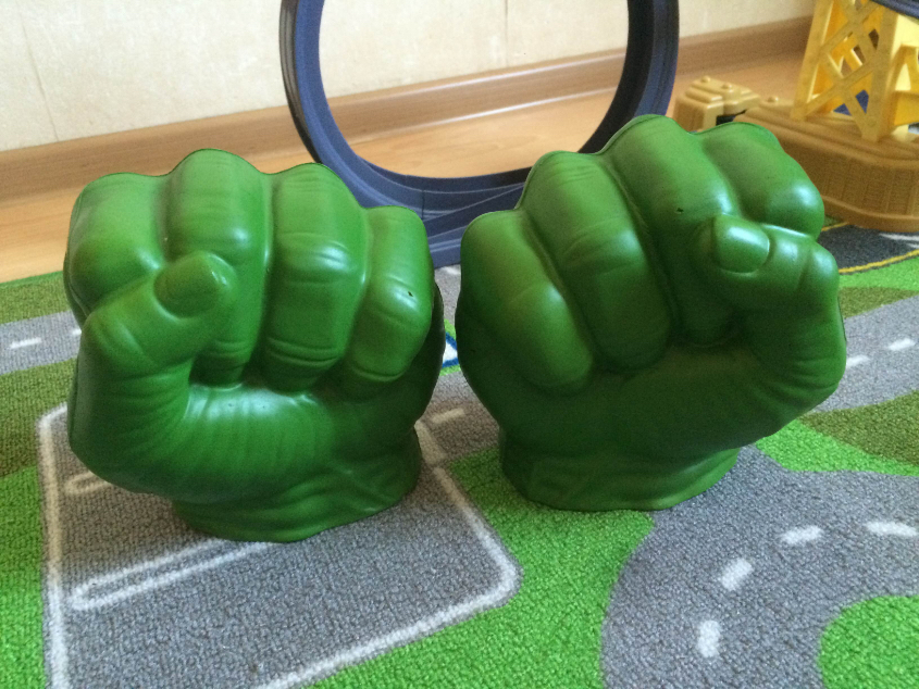 «Кулаки Халка» Avengers, Hasbro 900 руб.