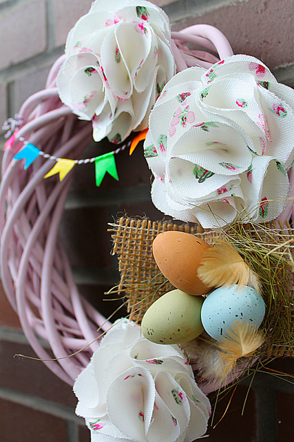 Пасхальный венок на дверь.