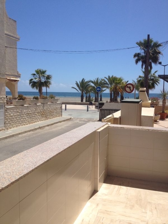 Спец. цена на аренду апартаментов в Испании (Санта Пола), 4 спальни, в 50м от пляжа, стоимость за месяц: июнь/1400 евро, сентябрь/1500 евро