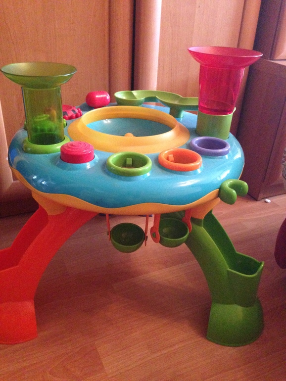 Продаю развивающий центр (столик)