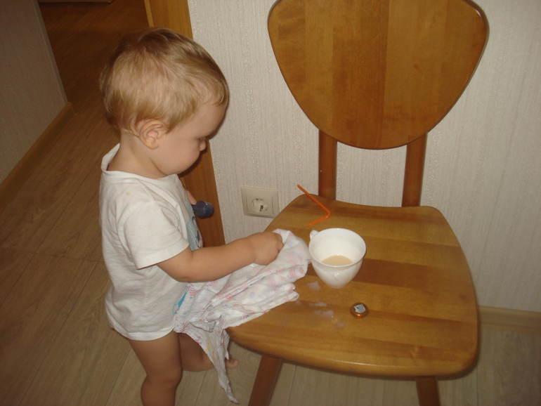 Домашние занятия Артема....1 год и 4 мес