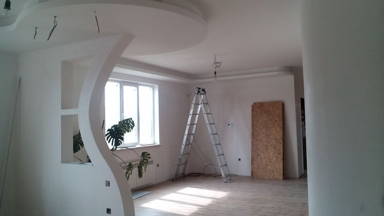 помогите оформить стены