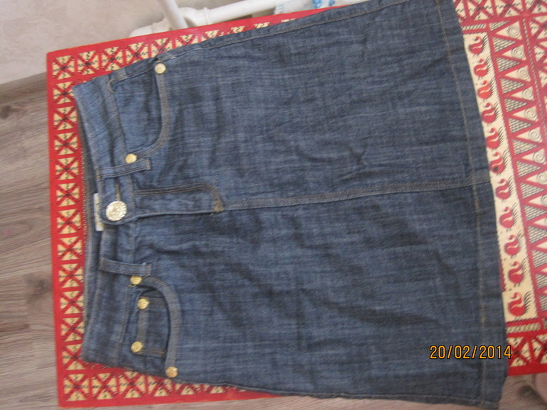 Отдам даром одежду для девочки подростка