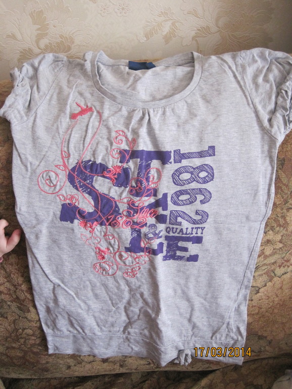 Отдам даром одежду для девочки подростка