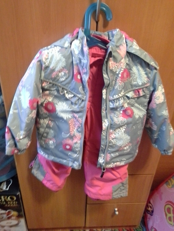 продам костюм на весну, осень на девочку в идеальном состоянии