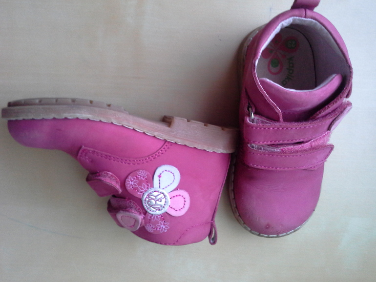 продам обувь б/у для девочки в хорошем и идеальном состоянии