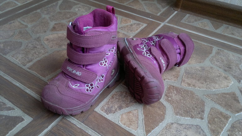 Много обуви на девочку. Размеры от 24.