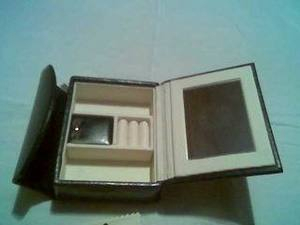 Шикарный чемоданчик для украшений Wolf Designs