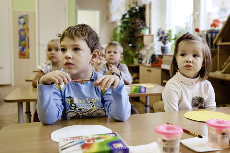 Один день из жизни в детском саду. Часть 1. Рисуем.