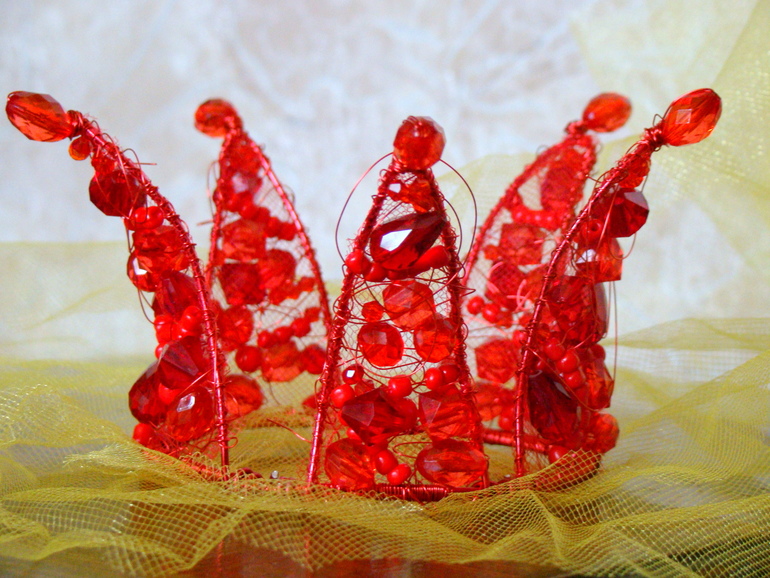 Корона из бисера