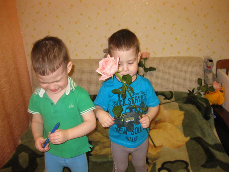 Поздравляли меня мои детки с 8 марта!