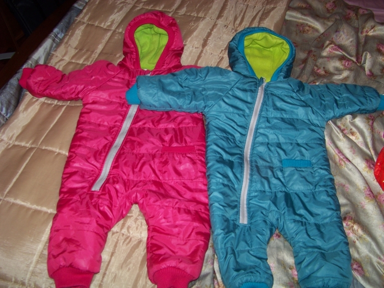 Одтам комбезики.